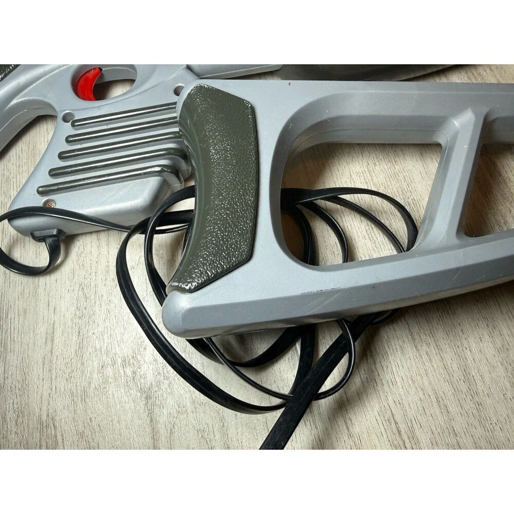Vintage ICYNAX Electronic Light Gun Controller 1993 Gray Wired Gaming Accessory